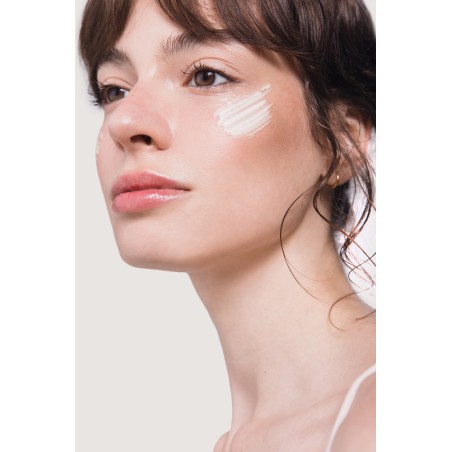 HOLISI Radiant Silk 50 spf Crema Antiedad con Protección Solar